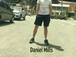 Daniel_Mills