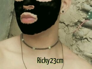 Ricky23cm