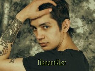 TiknomKiss