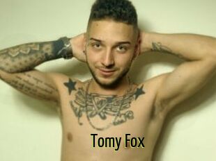 Tomy_Fox